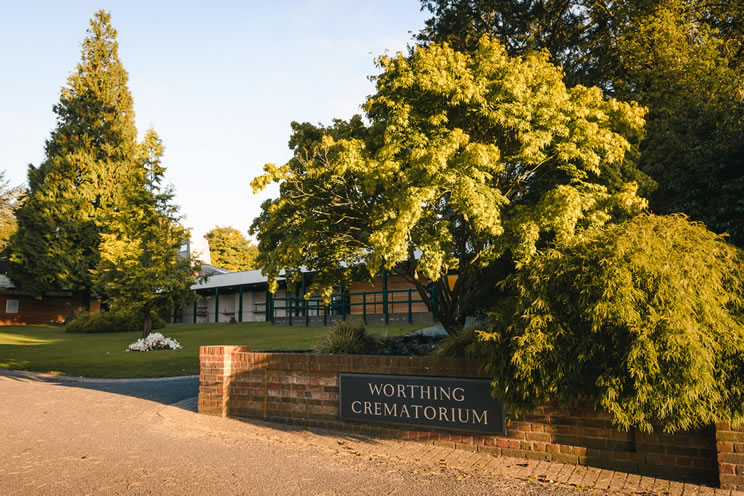 Worthing Crematorium entrance (744)